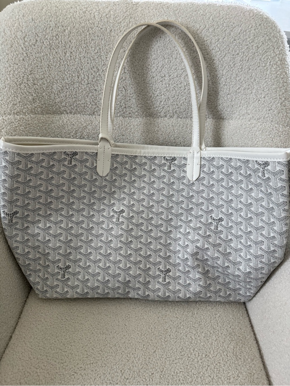 White Patterned Tote Bag with Wristlet - Designer Style - Picture 2 of 3